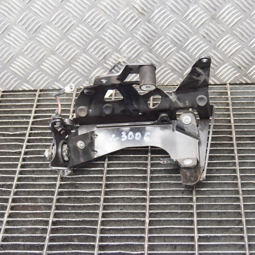 BMW i8 I12 Klimaanlage Kompressor Halterung 9359784 1.5 Hybrid 266kw 2014