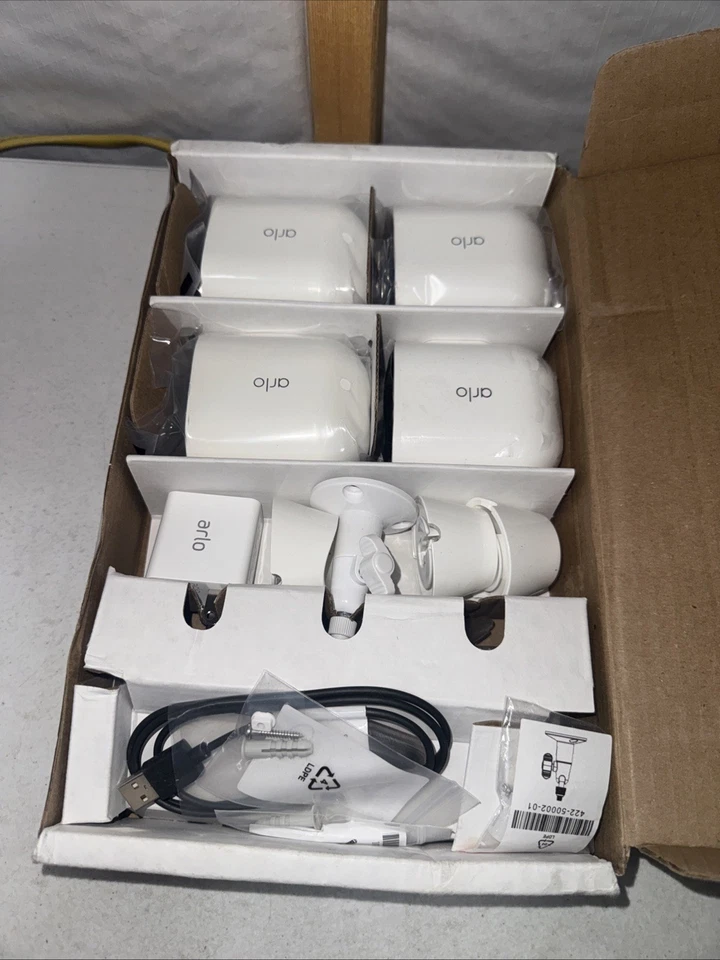 Arlo Pro 4 Spotlight 4 Camera Security Bundle - White - Image 4 of 4