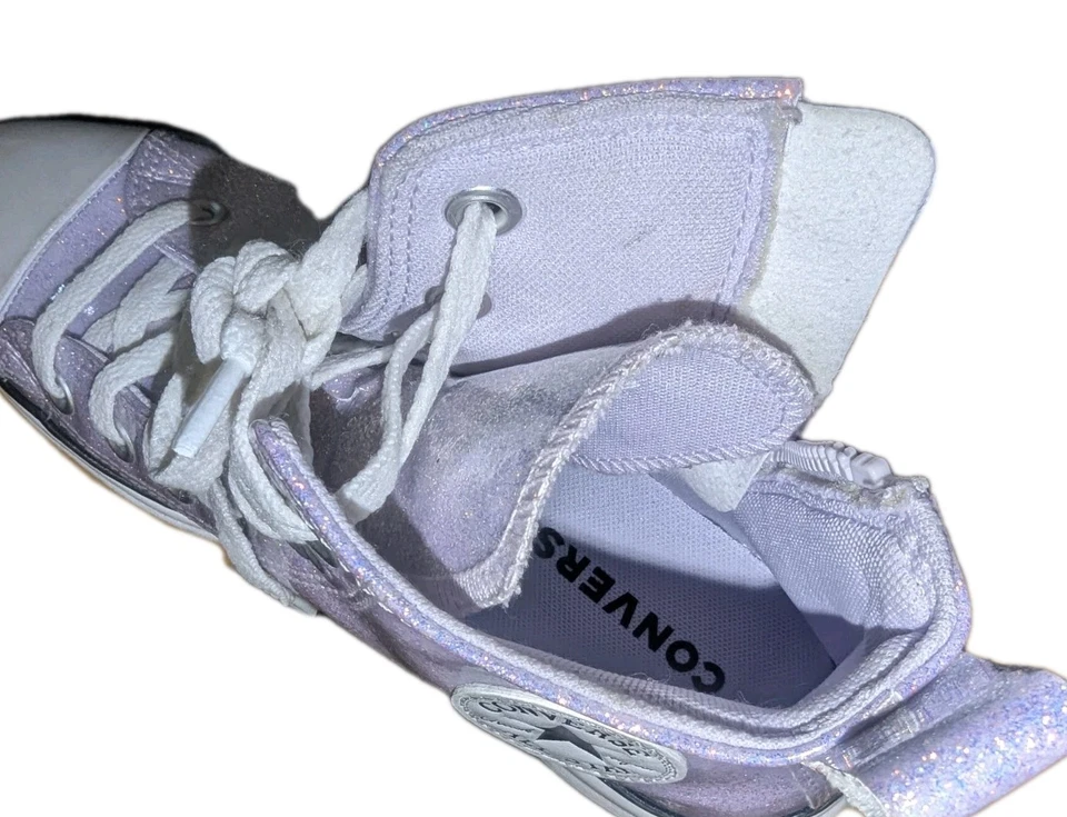 Zapatilla deportiva Converse All Star con orugas rosa brillo - niños 6,5/mujeres 8 **Leer** Foto 3 de 4