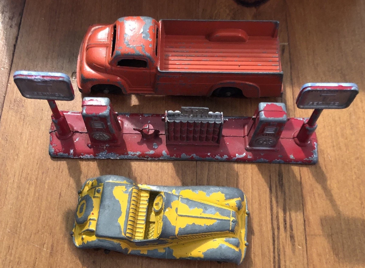25+ TootsieToy 1960 Vehicle Year Vintage Manufacture Diecast Cars