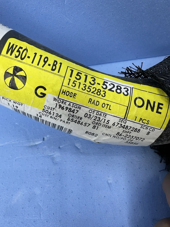 NUEVO REFRIGERANTE RADIADOR GM OEM - MANGUERA INFERIOR - GENERAL MOTORS GMC 15135283 Foto 3 de 4