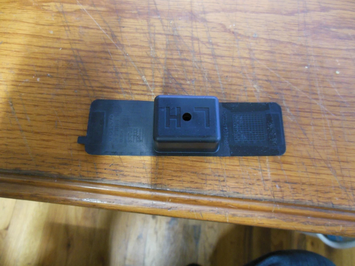 OE Volvo 31383616 Left Rear Spoiler Bracket For Some 14-17 XC60  