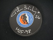 PETER STASTNY SIGNED HOCKEY HALL OF FAME PUCK INSCRIBED 