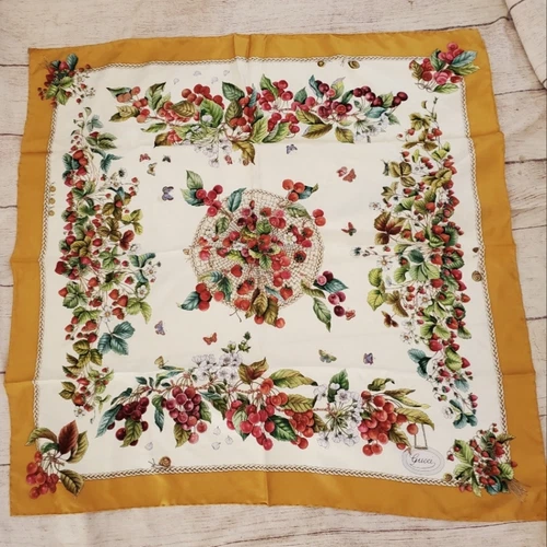 Gucci silk scarf tichel genuine silk 34 X 34