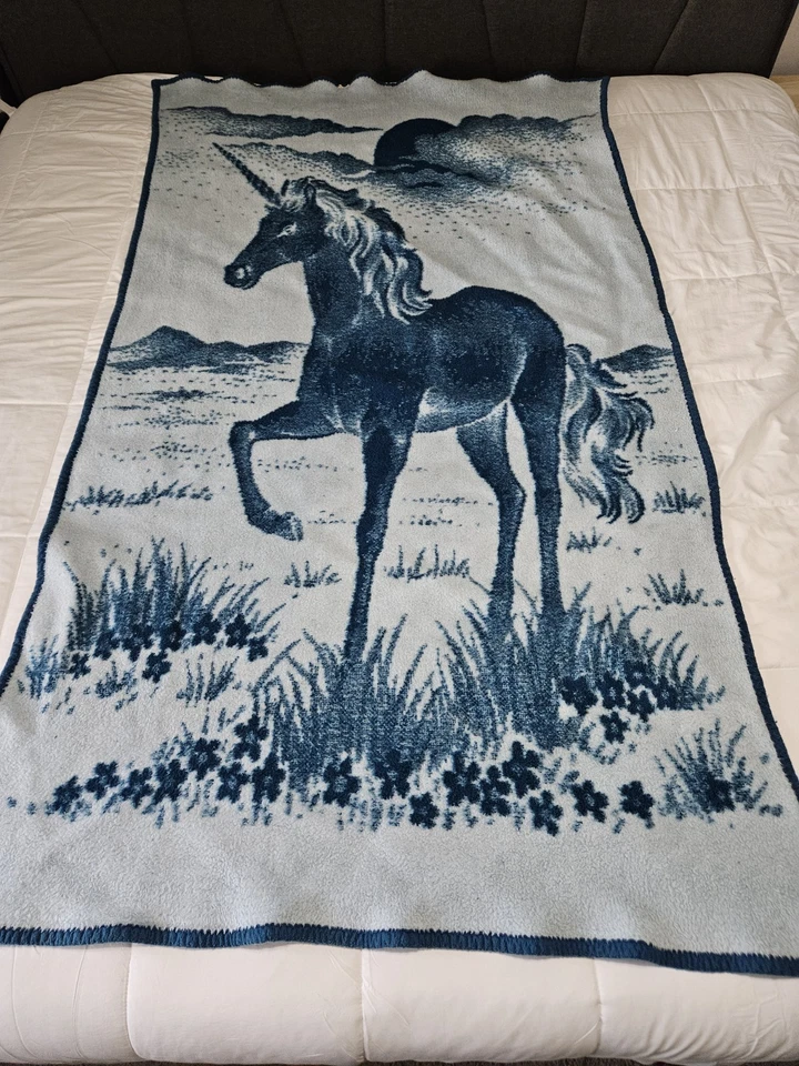 Manta reversible San Marcos azul gris unicornio 73,5"x43" con etiqueta de corte Foto 2 de 4