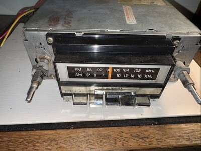 70s VTG Old Motorola RV300AX Push Button Car Stereo AM FM Radio 8 Track Untested