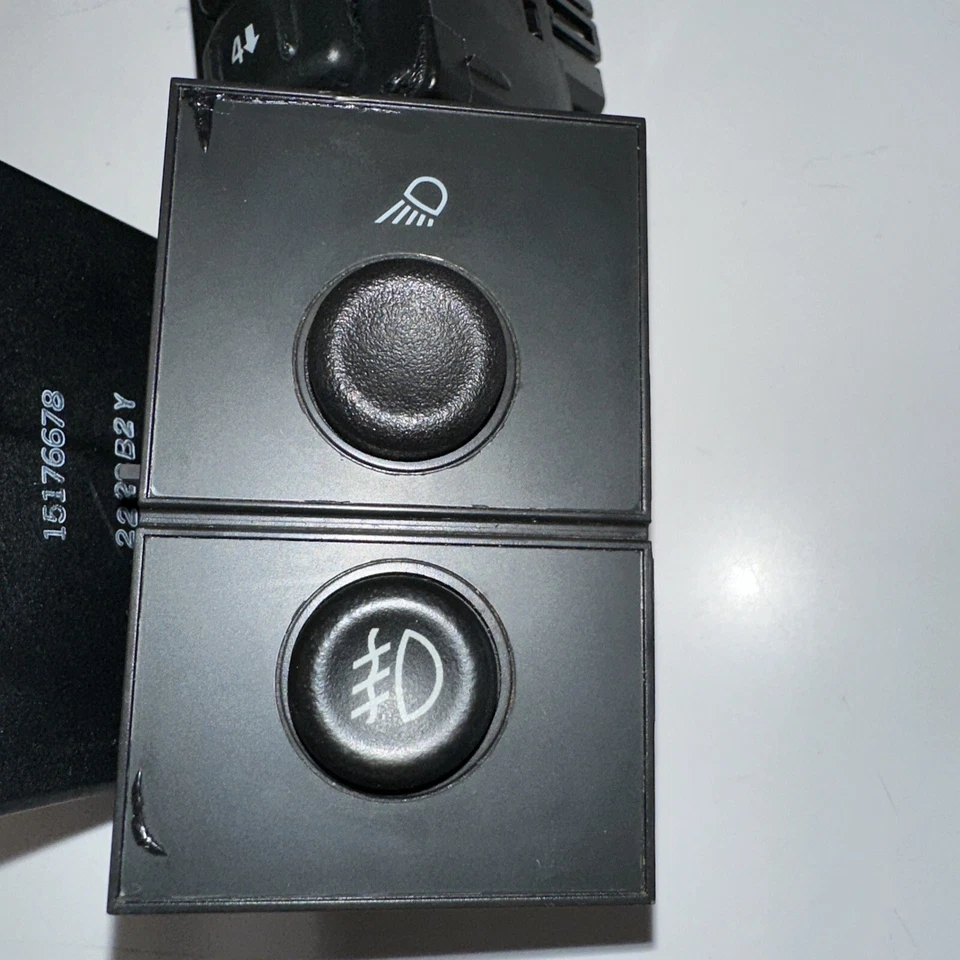 Chevy Silverado Sierra Tahoe 2003-06, juego de faros, 4x4, interruptores de atenuación, 014987 Foto 3 de 4