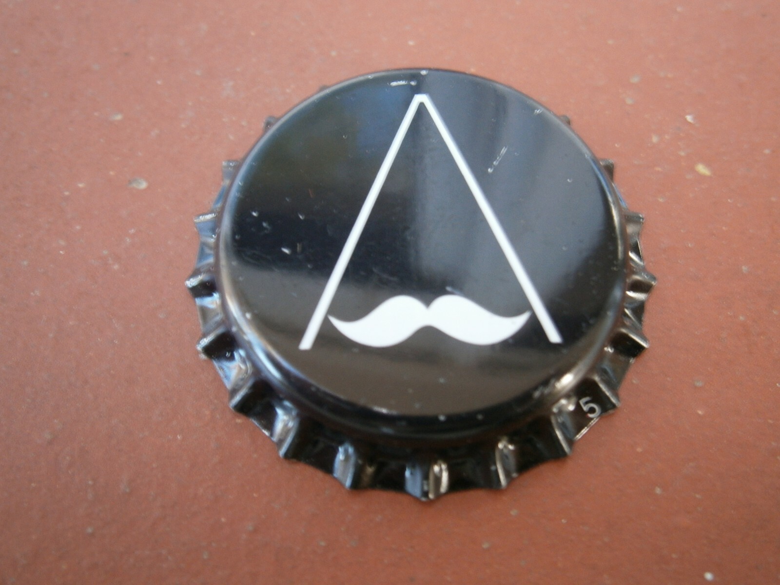 CHAPA BOTTLE CAP ビール BIER BIERE ПИВО 啤酒 CERVEZA KRONKORKEN BIRRA ARTESANA.SPAIN