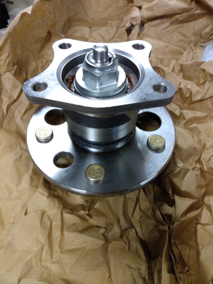 Conjunto de cojinete y buje de rueda trasera SKF BR930371 - Se adapta a Toyota 1991-2003 selectos Foto 4 de 4
