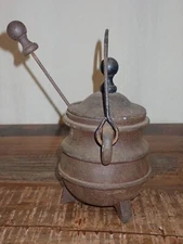 Vintage Cast Iron Cauldron Kettle Smudge Pot 3 Legs Fire Starter w/Lid and Wand