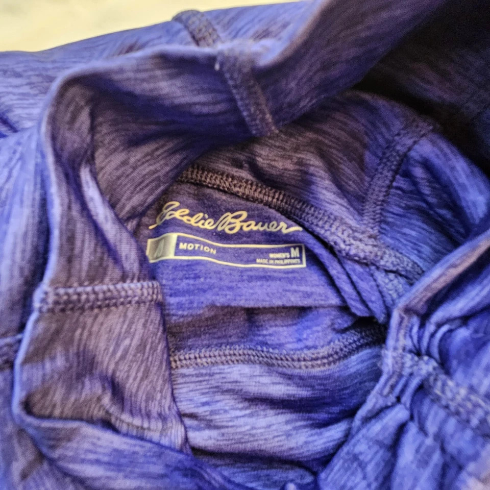 Camisa Eddie Bauer Mujer Movimiento Medio Púrpura Espacio Exterior Embudo Cuello Activo Foto 3 de 4