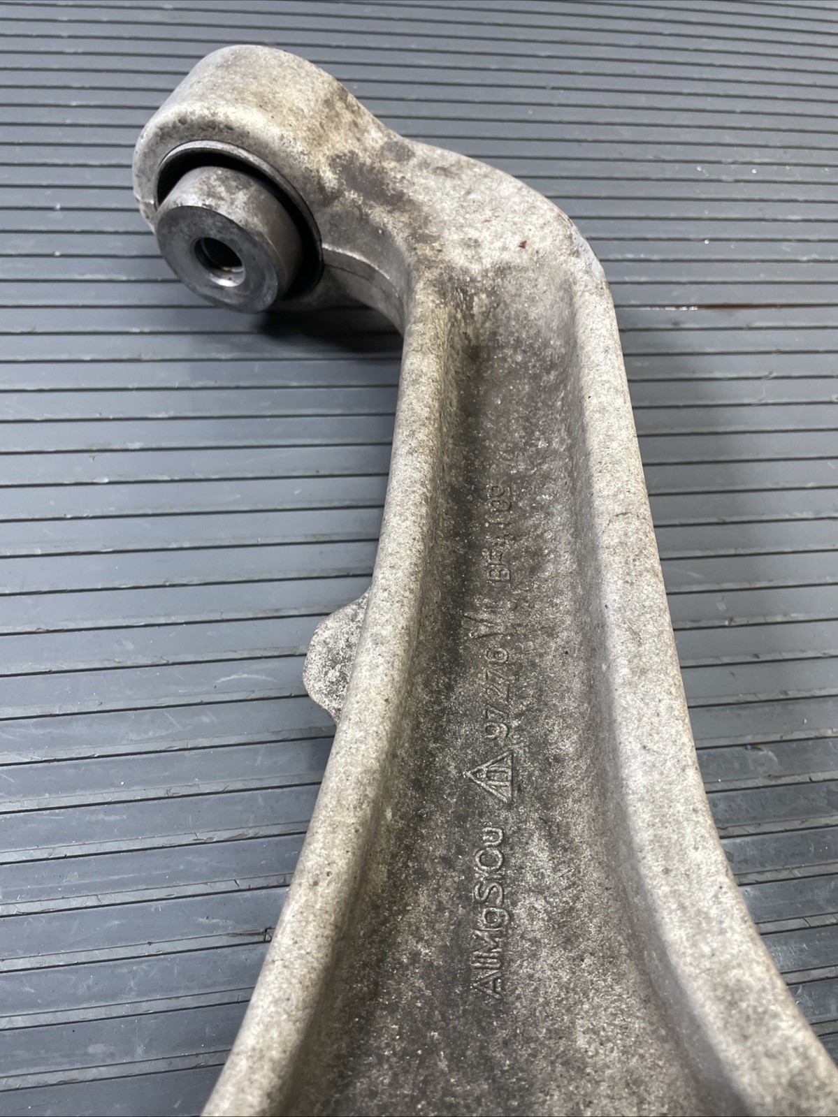 2013-2024 Maserati Ghibli M157 3.0L RWD Front Right Steering Knuckle 82K Mil OEM
