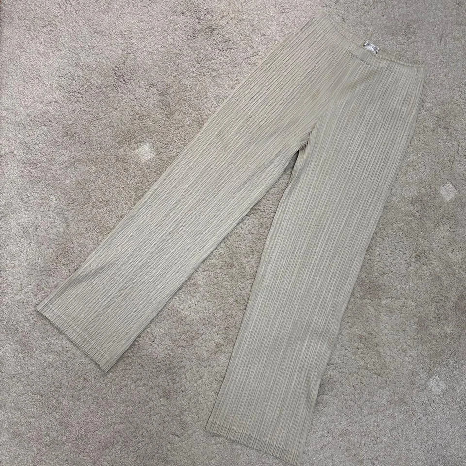 PLIEGUES ISSEY MIYAKE USADOS POR FAVOR TALLA 1 ACEPTABLE Foto 2 de 4