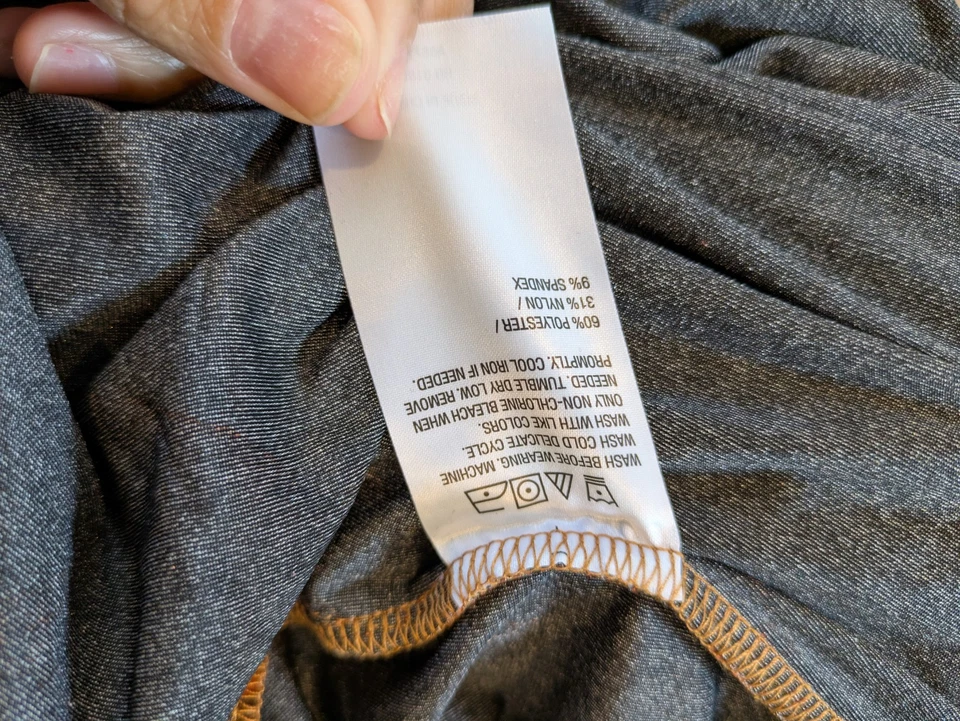 Vestido Attitudes by Renee Petite Estampado Terciopelo Cuello en V 1XP Foto 4 de 4