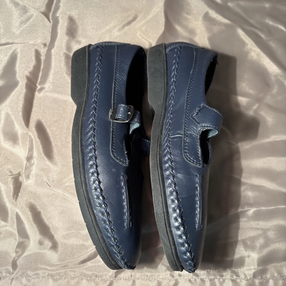 Zapato plano para caminar PROPET para mujer CAFE WALKER azul marino correa en T EE. UU. 8W W3205 Foto 2 de 4