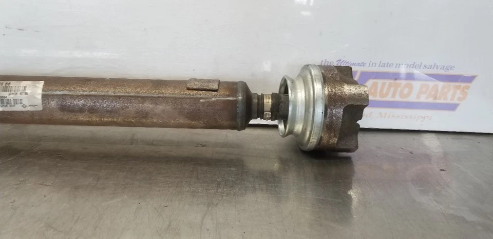 24 FORD F250 SUPER DUTY 4X4 FRONT DRIVE SHAFT - Image 4 of 4