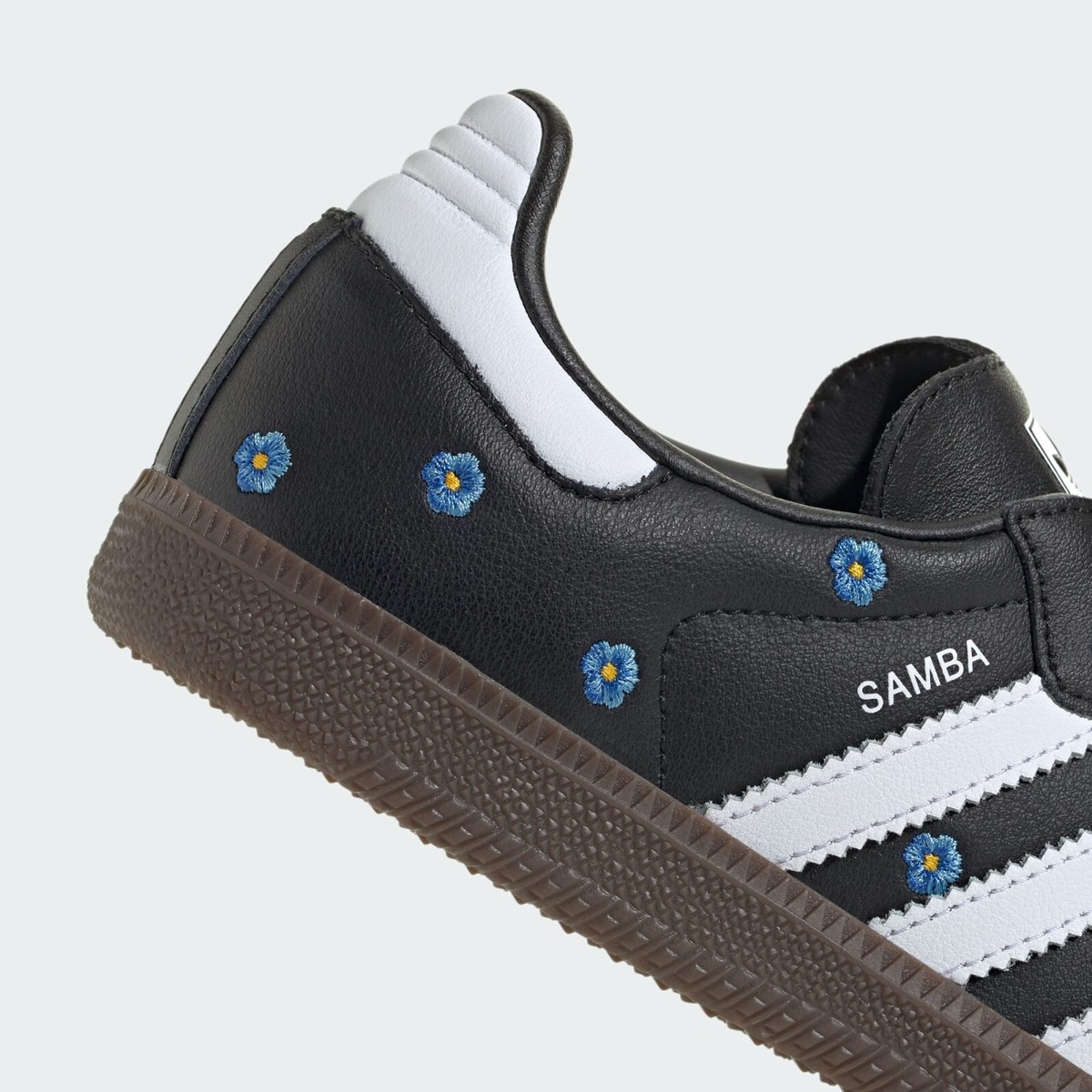 adidas Originals Women's Samba OG Core Black / Cloud White
