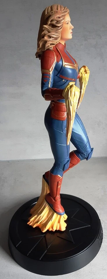 Marvel Movie Collection Mega Special 8 Captain Marvel 13 13/16in Eaglemoss Tight - Image 4 of 4
