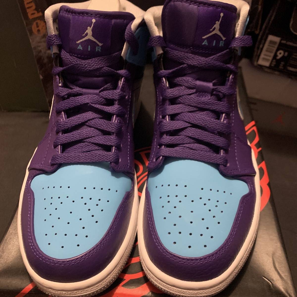 Nike Air Jordan 1 Retro Mid  display picture 1