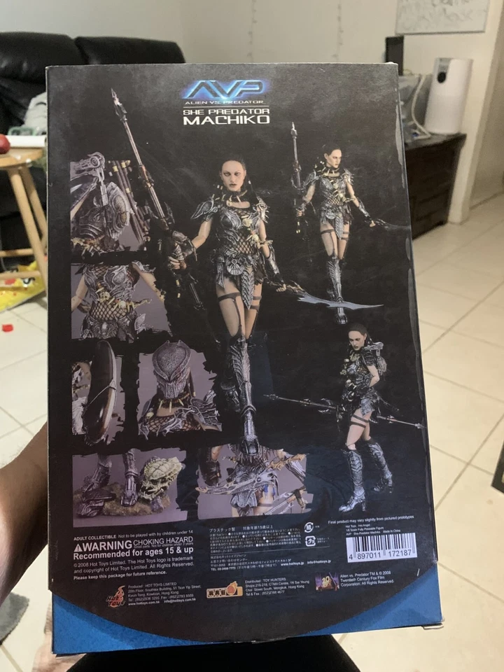 AVP Alien Vs. Figura Predator She Predator Machiko Hot Toys Hot Angel NUEVA EN CAJA Foto 2 de 4