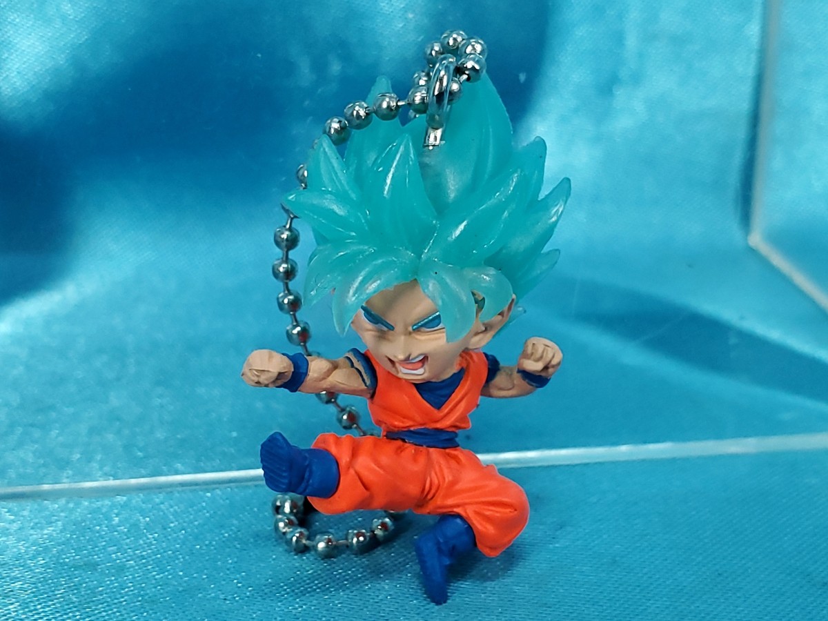 Bandai Dragonball Super UDM The Best 22 Mini Figure Keychain