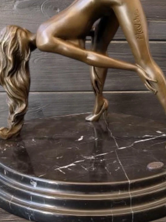 Escultura de bronce de colección estatua mujer desnuda mármol decoración V Mavchi arte de decoración raro Foto 2 de 4