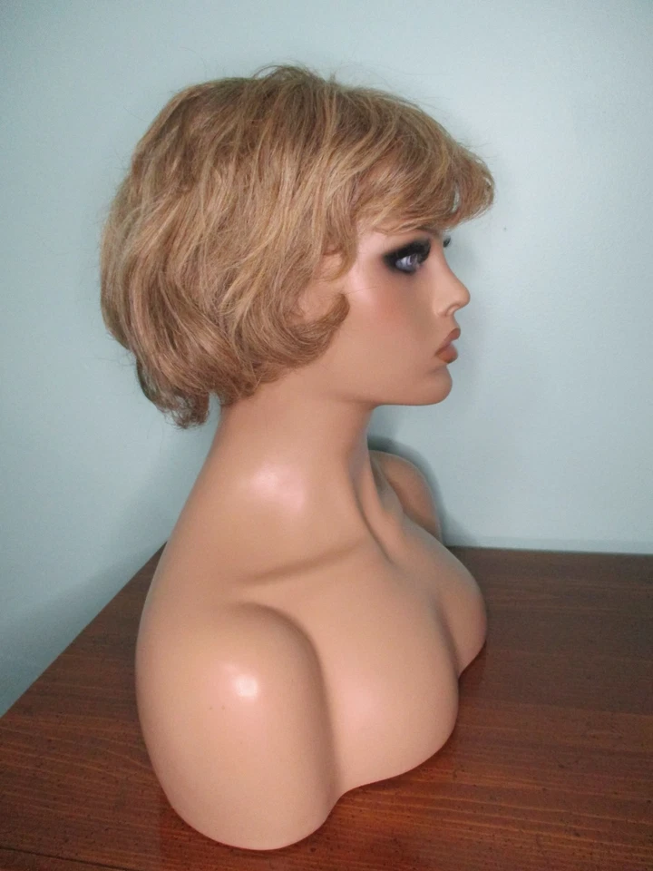 Peluca Bob 4" Rubia Arena Oscura #15B Retro Estilo AMA DE CASA - FLEXLITE por GABOR Foto 2 de 4