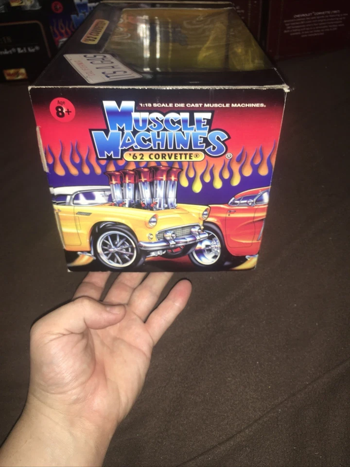 Chevrolet Corvette 1962 gris 71166 Muscle Machines 1/18; Foto 4 de 4