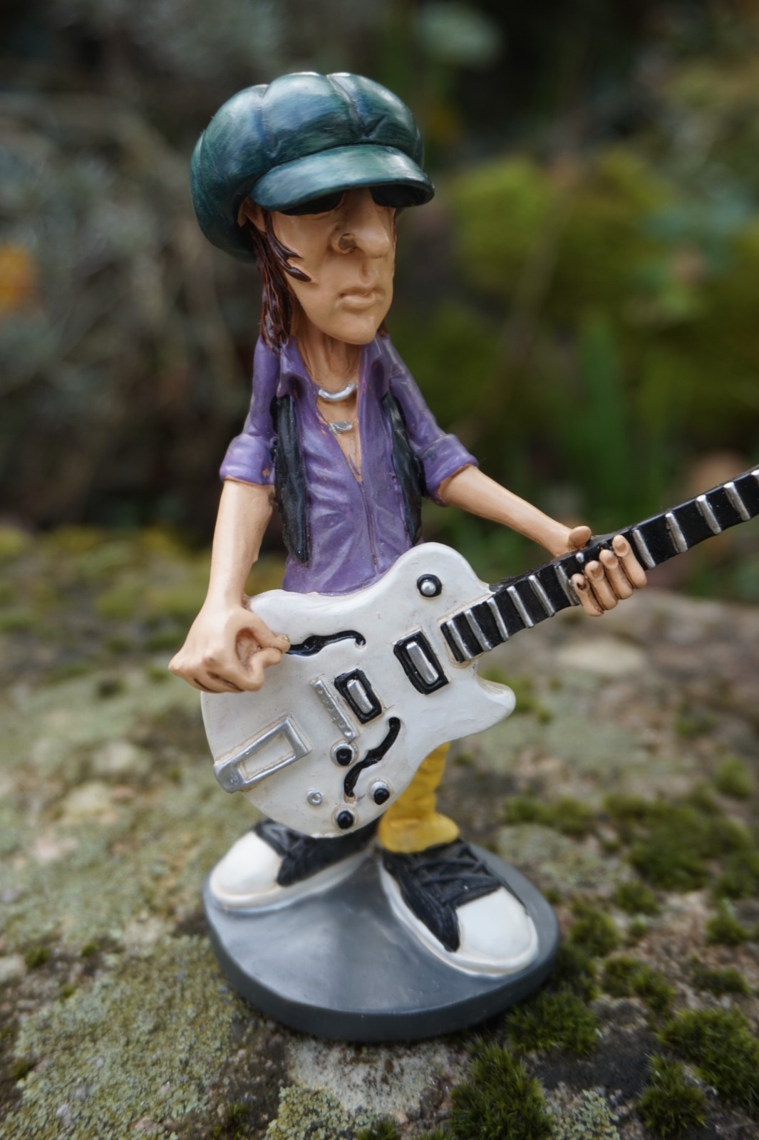 Figurine Izzy Stradlin Guns N' Roses en résine : sculpture de collection Stratford
