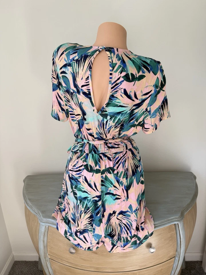 Mameluco para mujer Super Soft By Torrid talla 00 M-L pantalones cortos tropicales florales manga corta Foto 4 de 4