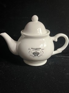 WALKERS OF LONDON CROWN TEA COFFEE POT - WHITE - BLACK GRAPHICS - 1977