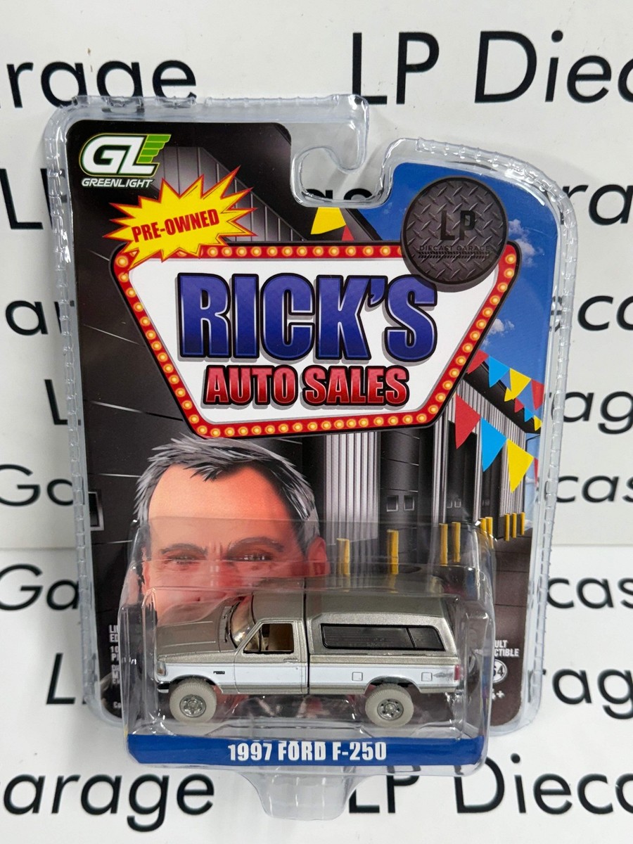 CHASE GREENLIGHT 1997 Ford F-250 Gold LP Exclusive 1:64 Diecast