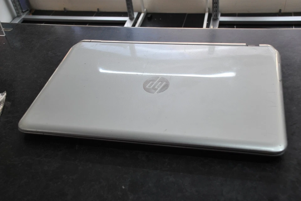 HP Pavilion 15 F7R53EA Laptop - Spares or Parts - Faulty - Image 4 of 4