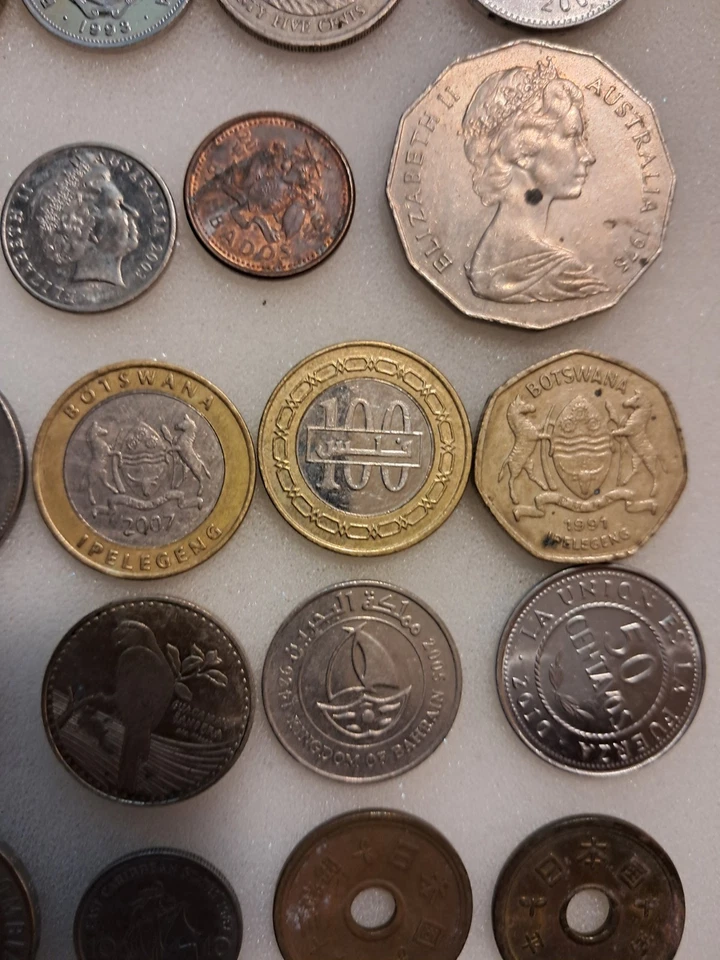 Lot Of 20 Foreign World Coins - Image 4 of 4