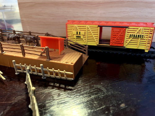 CATTLE CAR with Cattle Loading Ramp - HO SCALE | eBay