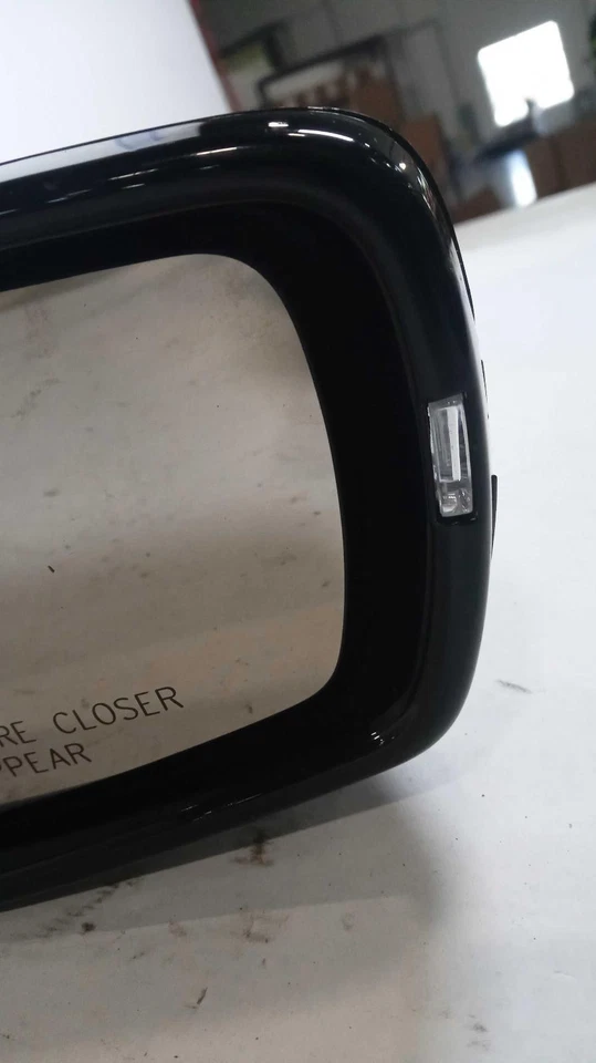 Espejo retrovisor derecho usado se adapta a: Cadillac Cts 2018 eléctrico sin atenuación automática opcional D Foto 2 de 4