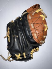 Wilson EZ Catch A2493 Youth Baseball Glove, Right Hand Throw