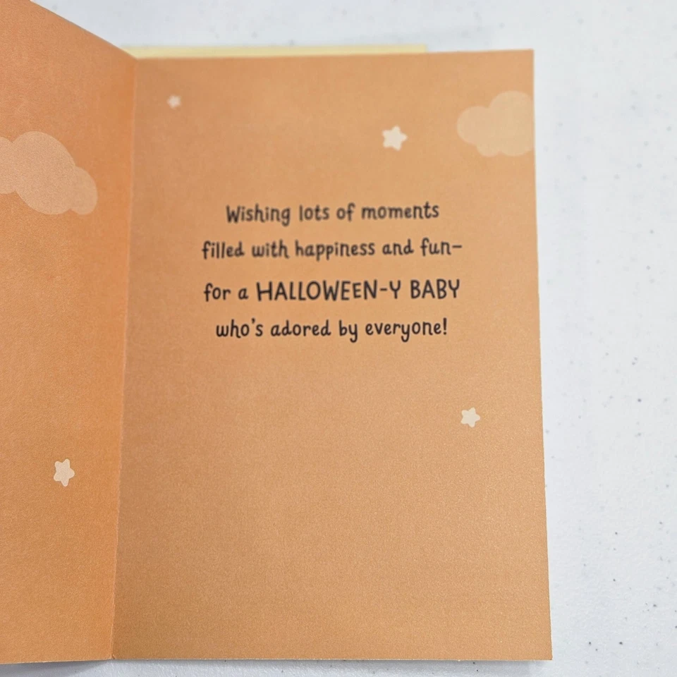 Tarjeta de Felicitación Hallmark Halloween 8x5.5" Feliz 1er Frist Bebé con Sobre Hecha en EE. UU. Foto 3 de 4