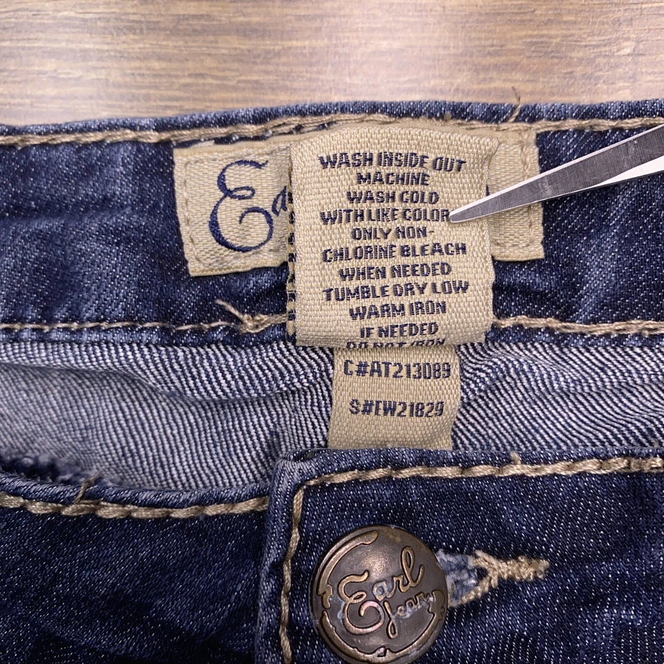 Earl Jeans Short 10 Mid Rise Cuffed Denim Stretch - Image 4 of 4