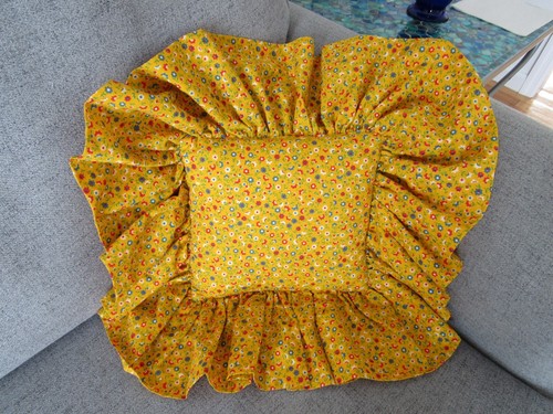Sweet Vintage Raised Birds Embroidered Leaves Stem Flowers Ruffles Small Flowers - Picture 9 of 11
