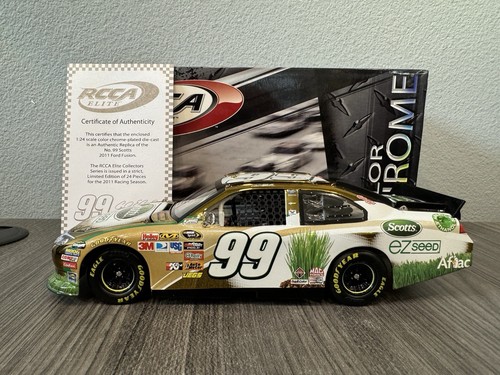 DIN #1 2011 Carl Edwards #99 Scotts's Elite Color Chrome 1:24 azione NASCAR nuovo con scatola - Foto 9 di 13