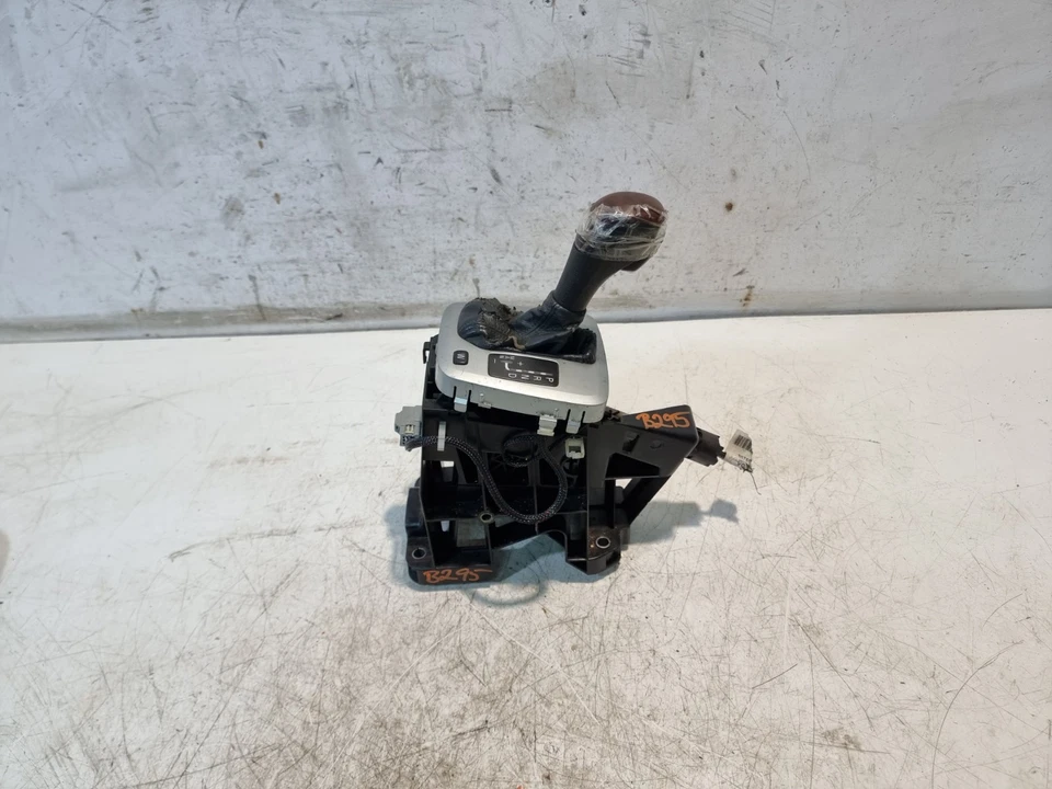 Volvo XC90 Gear Shifter Selector 6 Speed Automatic 2.4 2006 MK1 Pre-Facelift OEM - Image 2 of 4