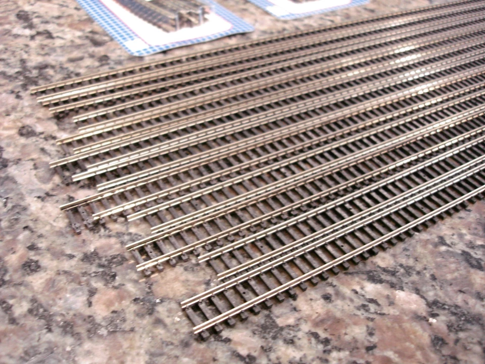 Atlas N Scale Code 80 Train Snap-Track Set Switch Super Flex 29.5" Sections - Image 2 of 4