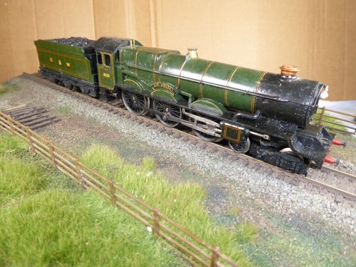 Lima Spur 00 GWR King Class 4-6-0 Dampflok/Tender Nr. 6024 in GWR grüner Lackierung | Condition: Used