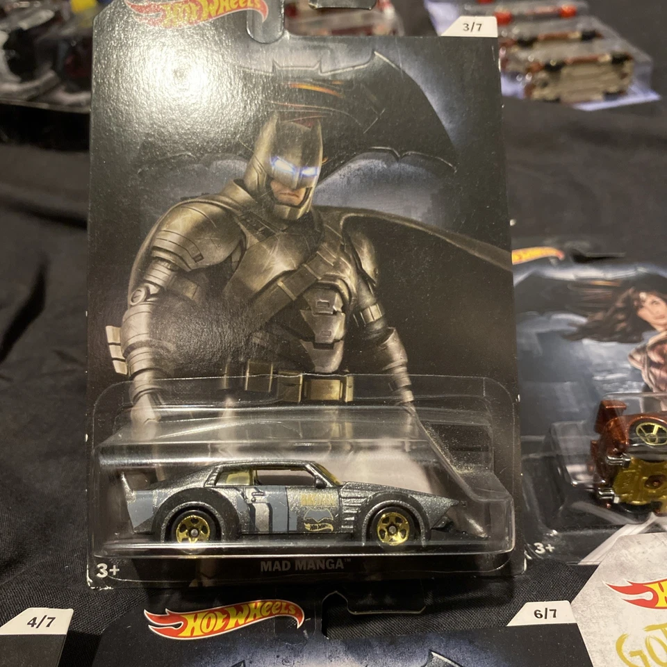 Juego completo de 8 (2016) Hot Wheels diecast Batman v Superman serie de coches.  Foto 4 de 4