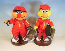 Sesamstrasse Ernie & Bert Formel 1 Bridgestone Werbefiguren auf St&auml;nder in OVP