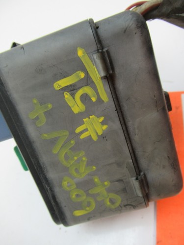 FUSE BOX BLOCK POWER RELAY 88263-21010 88263-32070 01 02 03 04 05 TOYOTA RAV4 - Picture 4 of 11