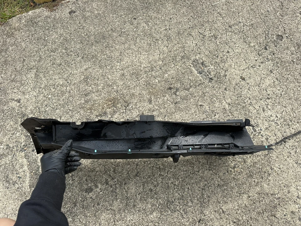 Mazda 2 2015 limpiaparabrisas delantero moldura izquierda DA6C507S1 OEM Foto 4 de 4