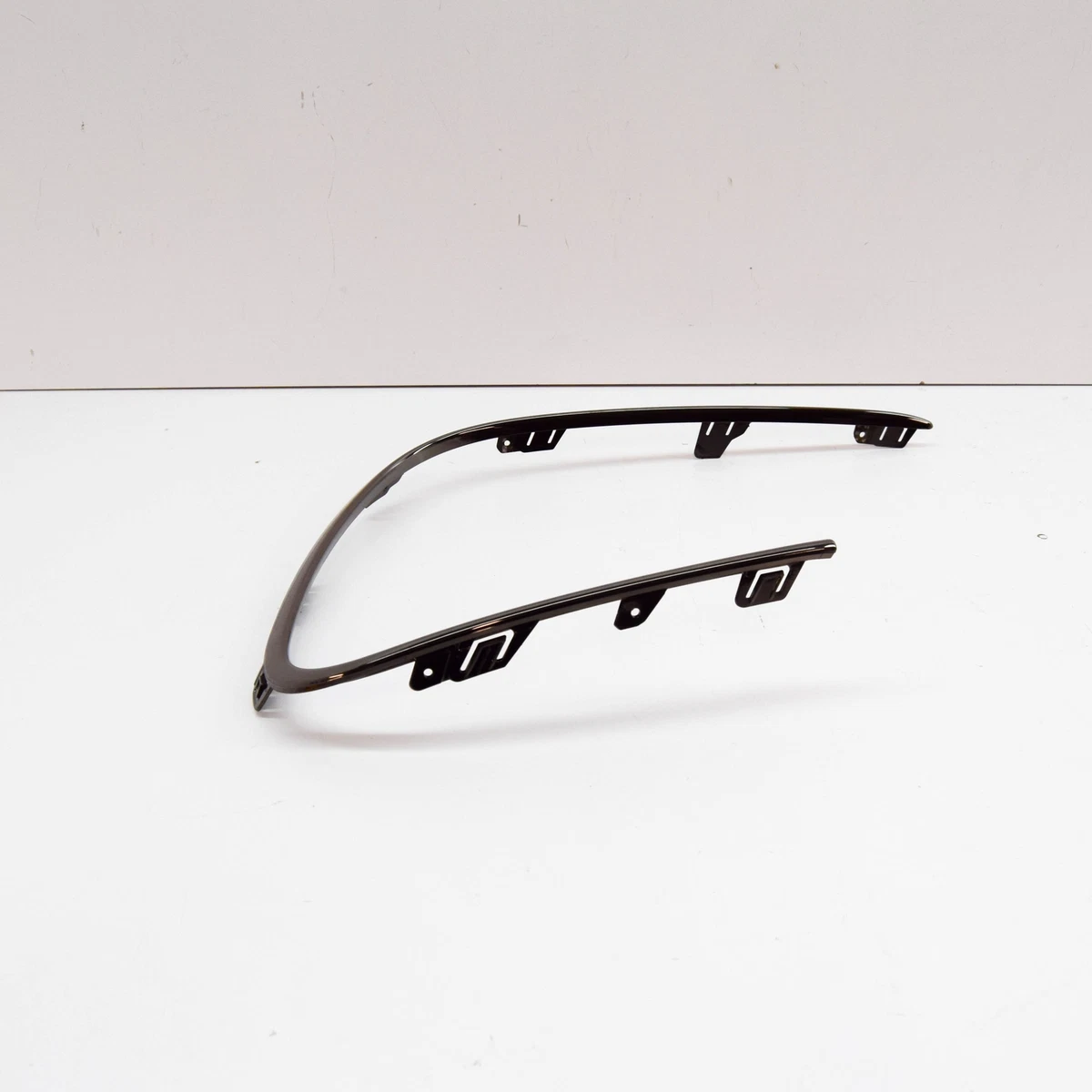 NEW MERCEDES-BENZ EQS V297 FRONT RIGHT BUMPER TRIM MOLDING