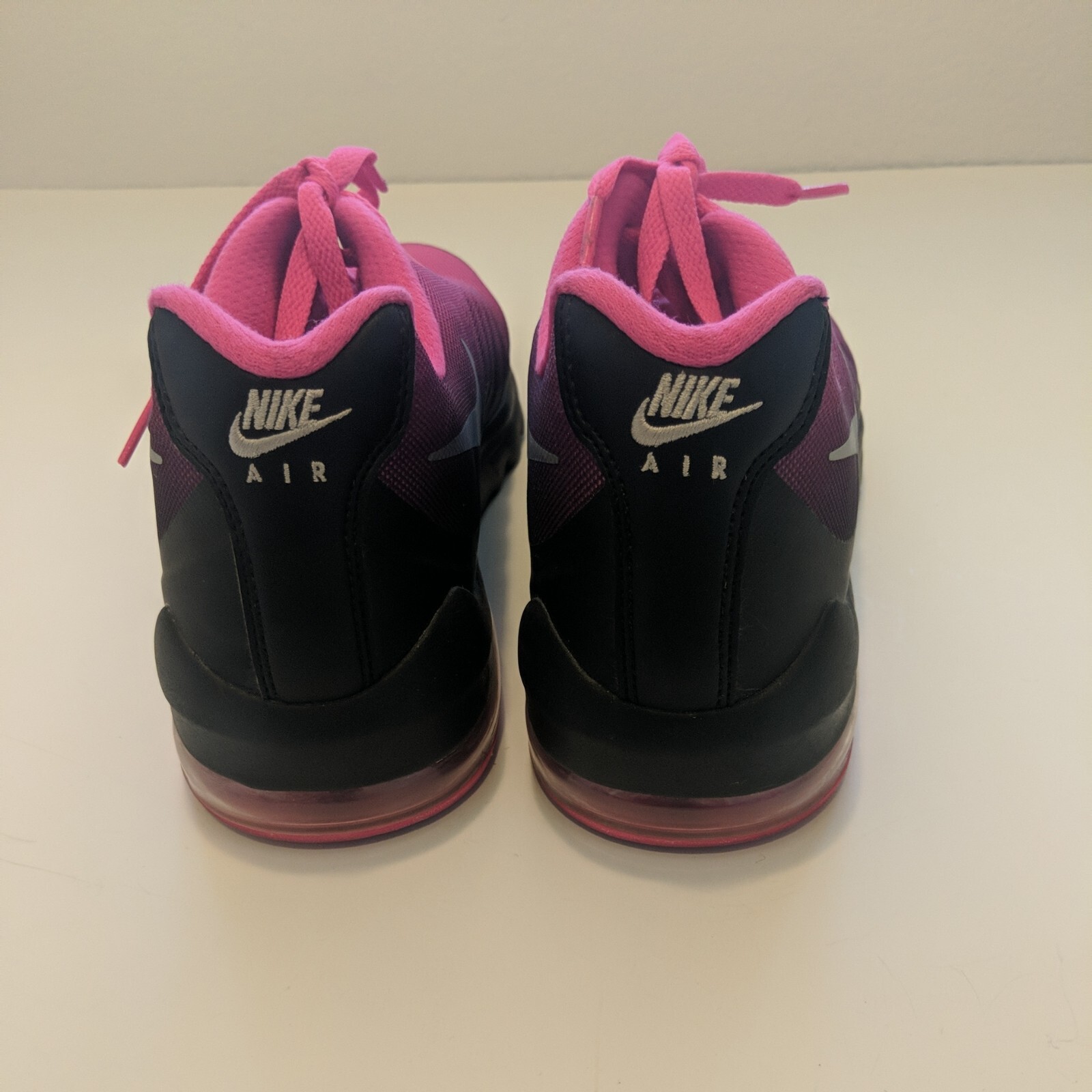 nike air max invigor womens pink
